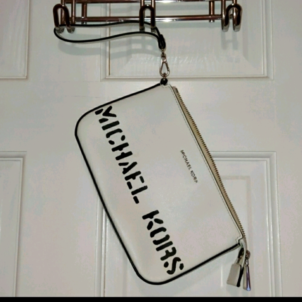 Michael Kors Wristlet